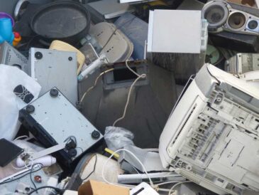 Jak postępować z nieużywanymi płytami CD? Czy są one uznawane za elektroodpady? Jak segregować odpady zgodnie z zasadami?